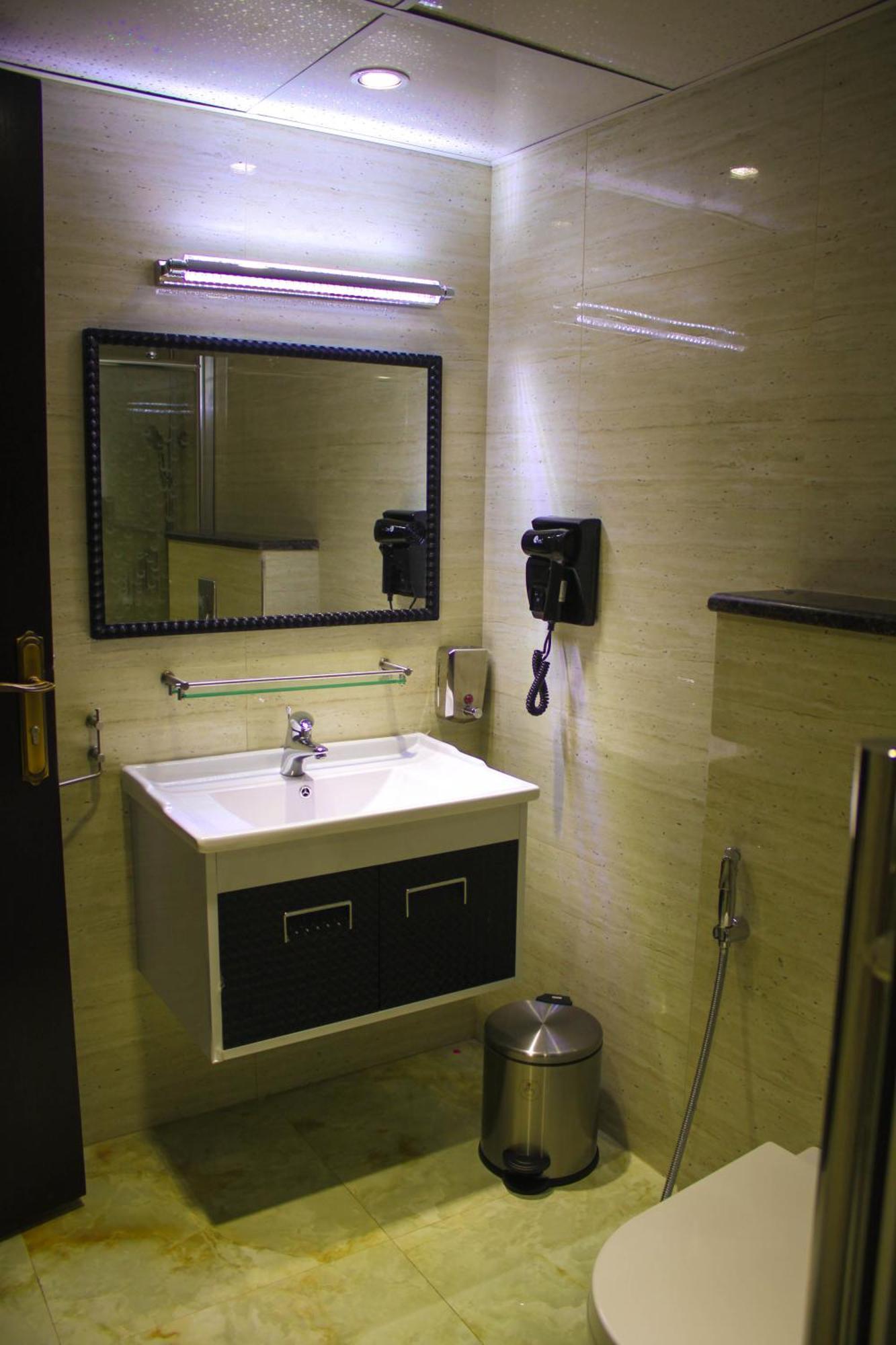 Qaser Al-Sultan Hotel Suites Amman Bagian luar foto